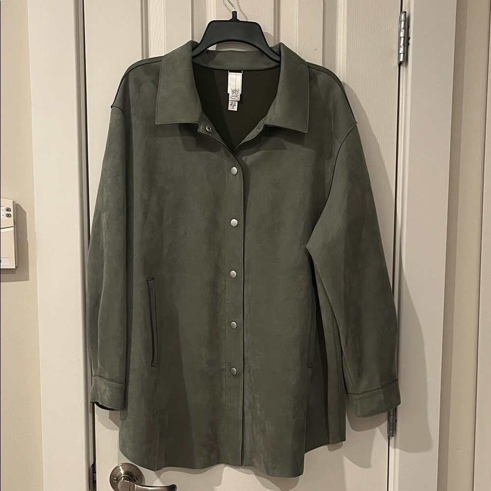 Wynne Layers Olive Shirt Fall Jacket for women. Polyester spandex USED 1X Nice